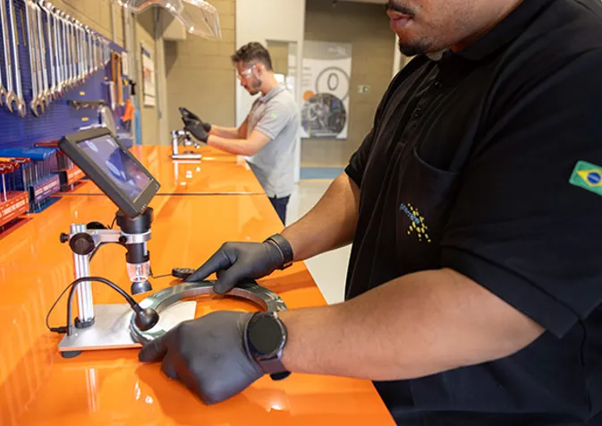 Seal Testing By John Crane Employee